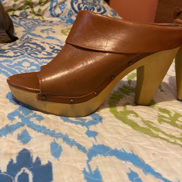 Heels - Picture 2 of 5